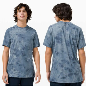 Lululemon Men’s Always Agile Short Sleeve Shirt Diamond Dye True Navy Chambray L